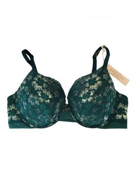 Victoria's Secret Body Push Up Bra - BNWT $80 OBO